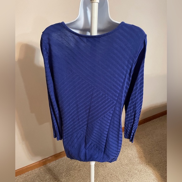 Blue Dana Buchman light weight sweater Size L EUC - Picture 2 of 3